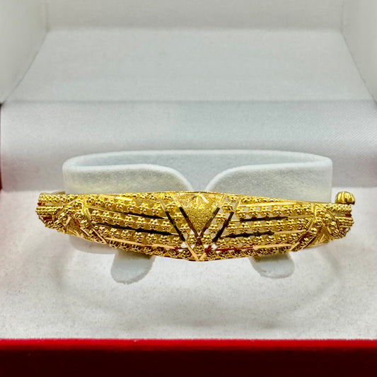 22k Gold Screw Bangle