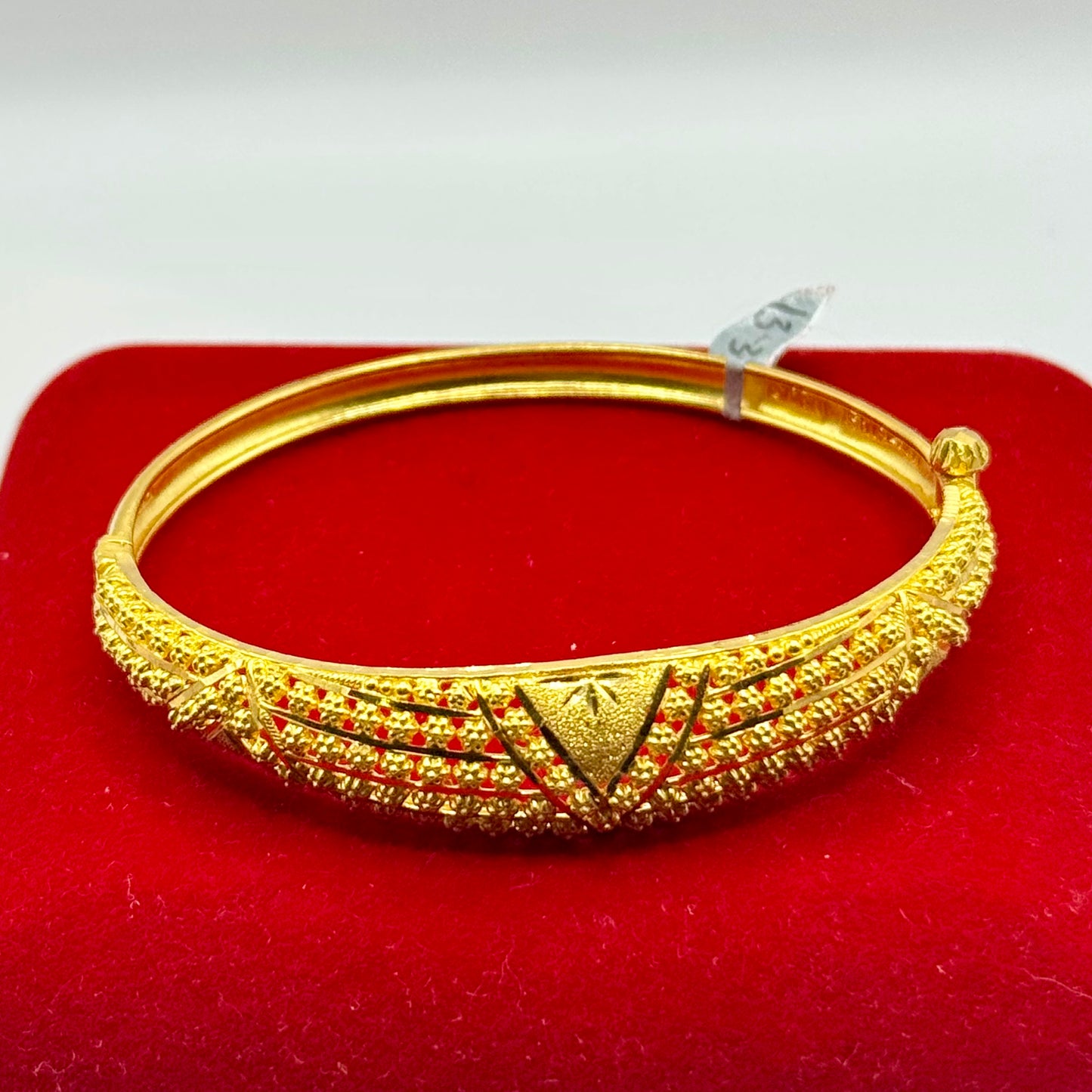 22k Gold Screw Bangle