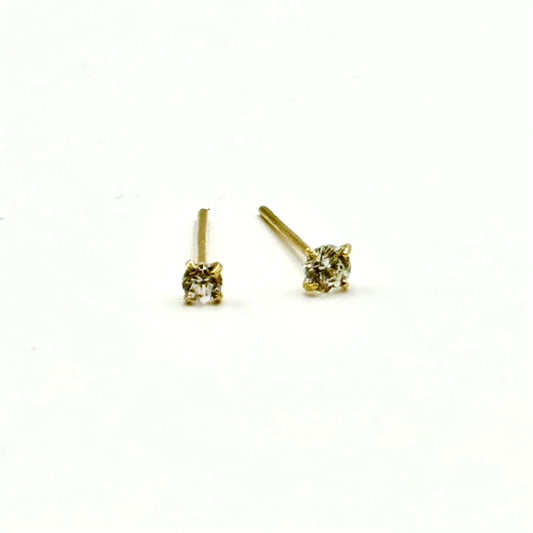 14k Gold Nose pins
